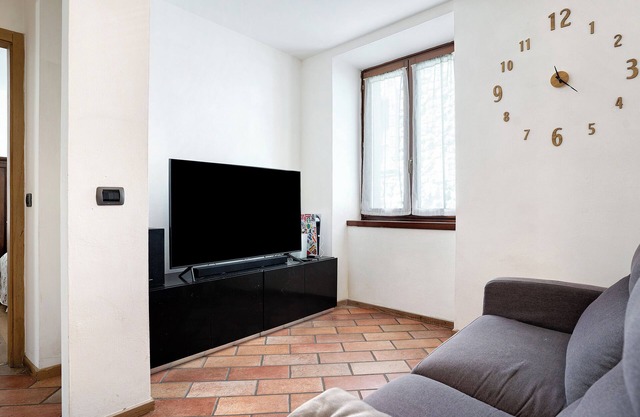 Quiet apartment 'Nel Cuore di Tenno' with Mountain View