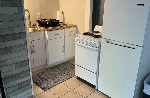 Quiet Beach Oasis minutes from Carolina & Kure Beach!