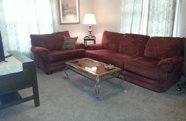 Quiet, Bright, and Spacious Apartment in Historic District.