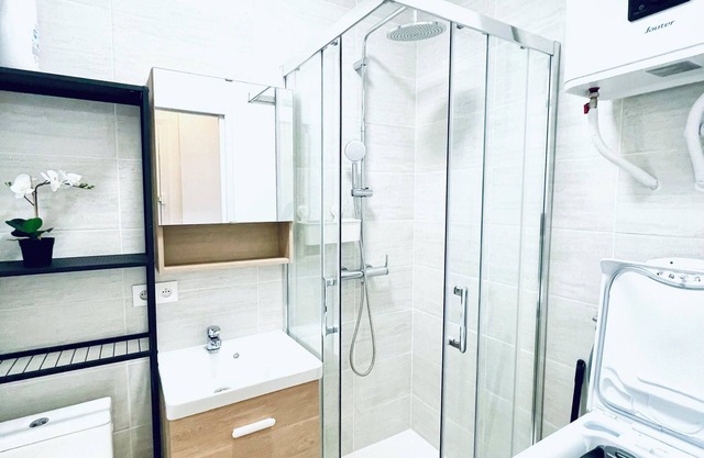 Quiet, bright, fully-equipped studio in the Pleyel district