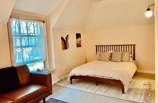 Quiet carriage house in historic Detroit neighborhood - 10 minutes from downtown