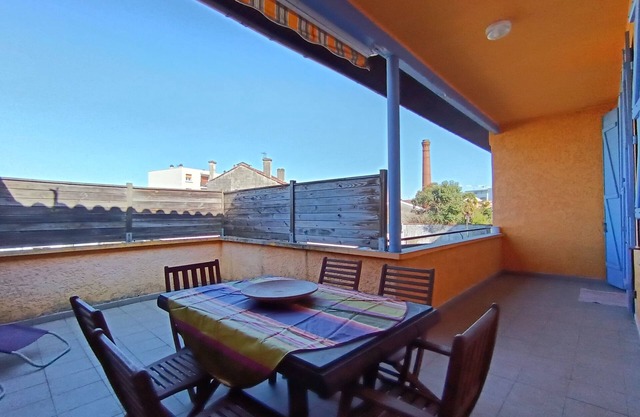 Quiet family apartment, 5 min from St Jean station