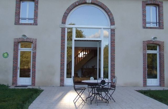 Quiet forest cottage near Gien, 3 bedrooms and 2 baths