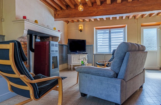 Quiet country house, enclosed grounds, in the Morvan Park, ideal for a couple