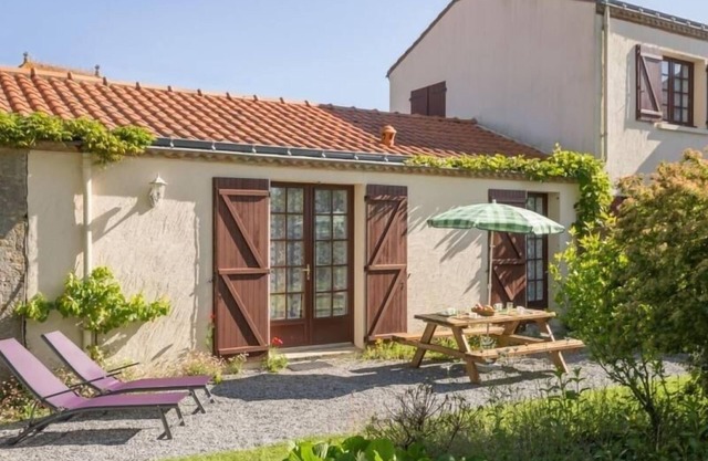 Quiet Getaway Near Canal: BBQ, Bikes, WiFi, Baby Gear, Private Terrace, Up to 4 Guests