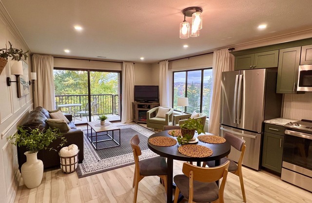 Quiet Grand Traverse Resort Condo I Great views, Full kitchen and Washer/Dryer