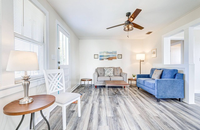 Quiet Grove Hill Cottage w/Wraparound Deck!