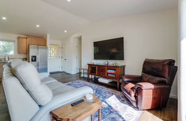 Quiet Home w/Yard: 2 Mi to Mall & Sparks Marina!