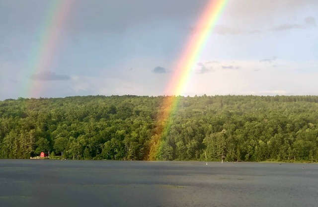 Quiet Lakefront Cabin on Crystal Lake