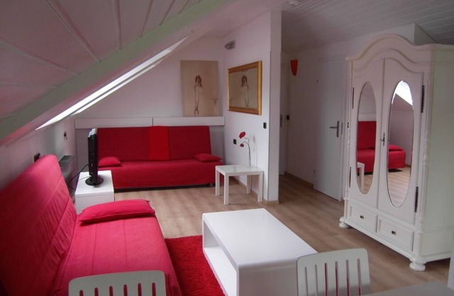Quiet, modern, bright vacation apartment in the countryside