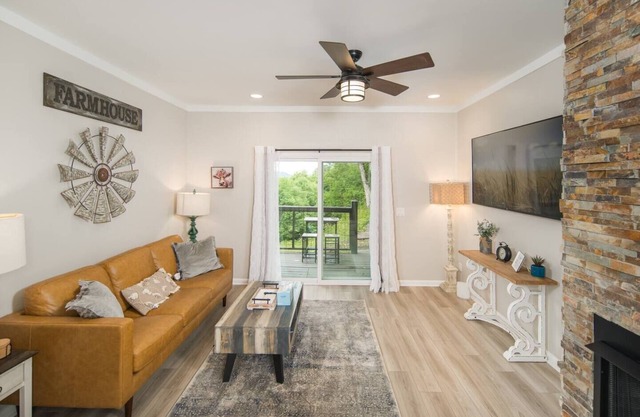 Quiet Mountain Home with Fireplace, A+ location!