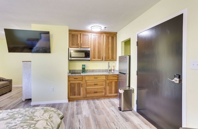 Quiet Oakland City Studio: Walk Downtown!