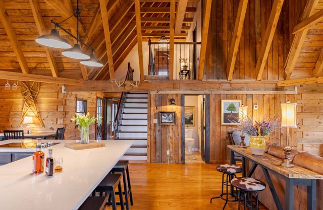 Quiet, remote cabin nestled between Louisville and Elizabethtown