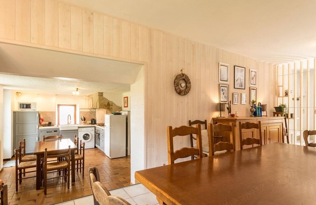 Quiet renovated farmhouse - Pets allowed
