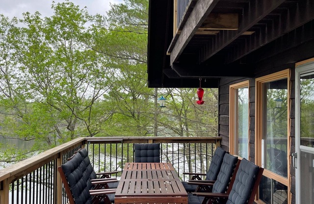 Quiet Retreat for Nature Lovers - 4 Seasons, Pet Friendly, Secluded