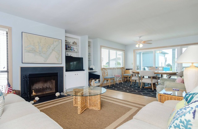 Quiet Townhome Steps to Ocean!