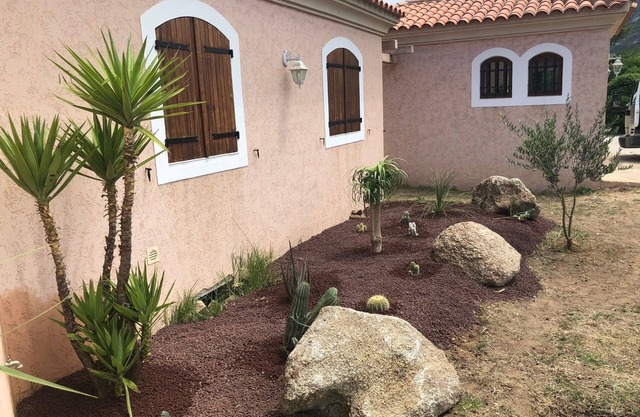 Quiet villa 3 bedrooms SAN AMBROGGIO - piscine- sea view and mountain view