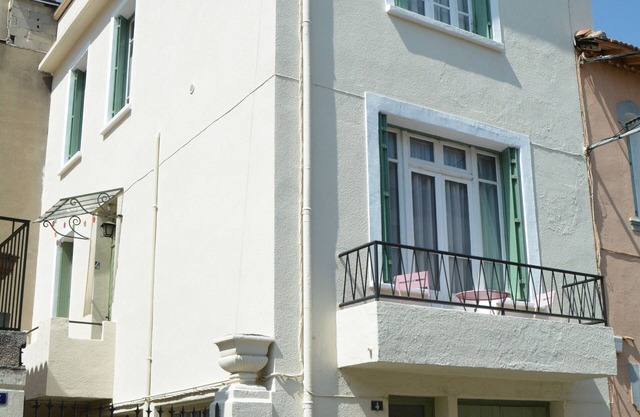 Quillan House and Studio apartment with rooftop terrace in Centre of Quillan