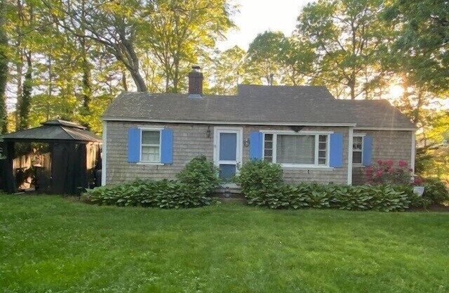 Quintessential 2 Bedrooms- Close to NEW Rail Trail & Playground, Central AC