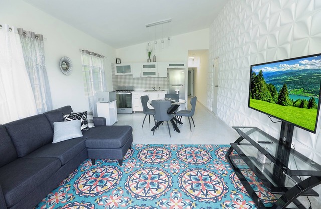 Quiques Town House A1 - 2BR/1BR Apartment