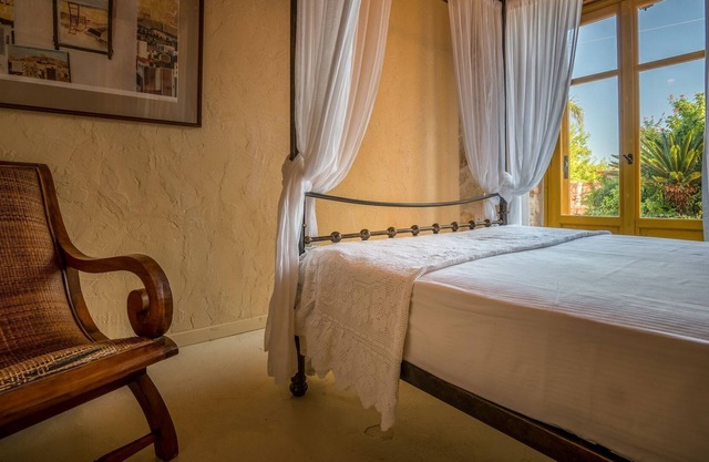 R 1195 Villa Eve - with Mountain/Sea & Garden View.