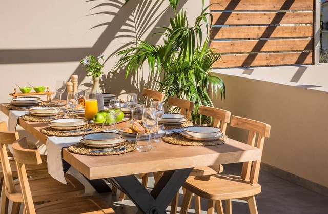 R 1481 Petani K5 with Garden View, Sea view & Soundproof Windows.