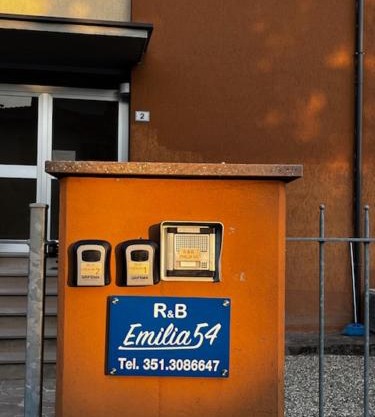 R&B Emilia