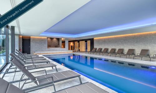 R hotel experiences