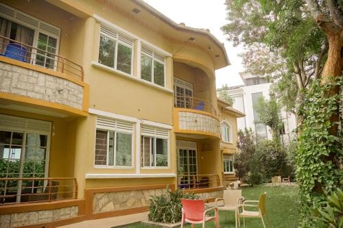 Raelene Courts Luxury Apartments