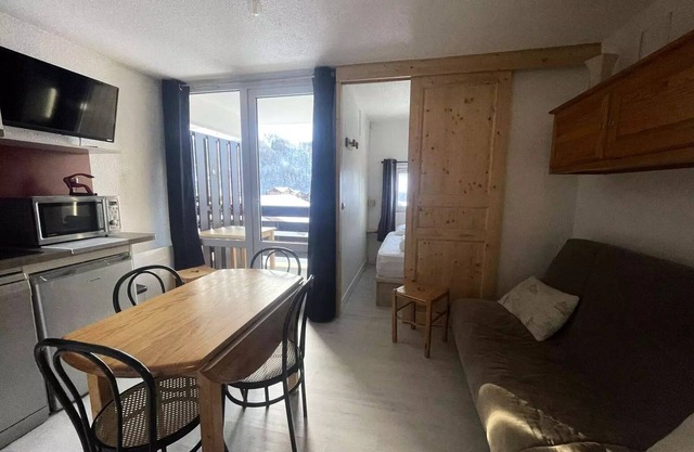 Rainbow C Residence - T2 coquet facing the mountain and with open views of the "Vallee Blanche"