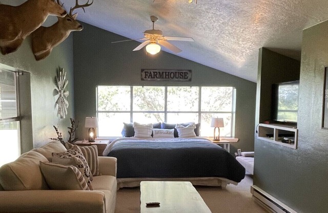 Ranch * Barndominium * Bass Fishing * Country Life * Family Fun * Splashway!