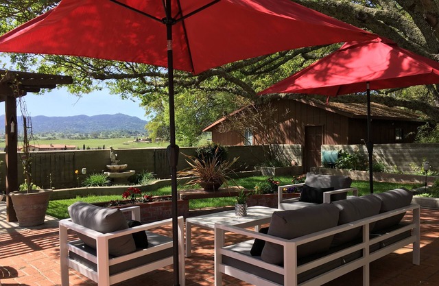 Ranch Home On 3 Acres, Tucked Under The Oak Trees With Views Of The Mountains.