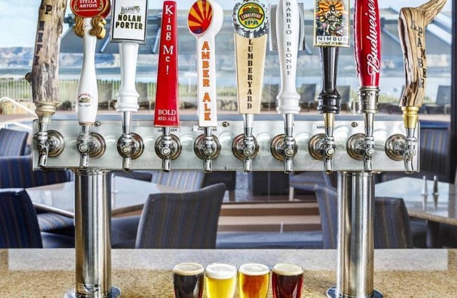 Rare Gem! Parking, Pool, Fitness Center, Near Antelope Canyon!