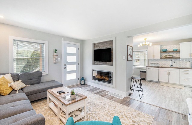 RARE Tiny House 2 BEDS + Free WiFi + 30m to Ottawa