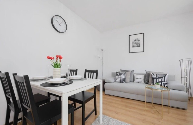 Raszyńska 16 | Tasteful Apartment | Wi-Fi