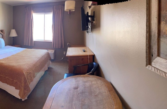 Rawlins Western Lodge