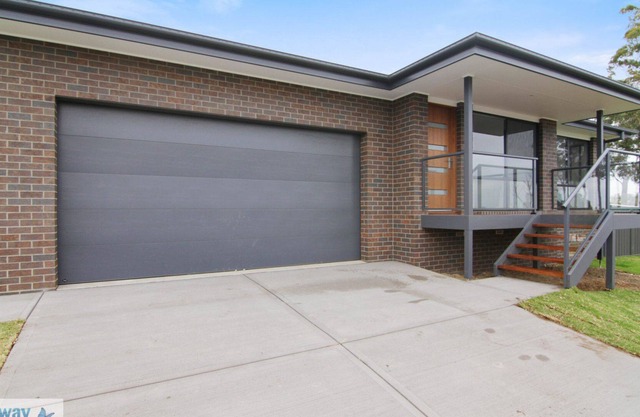 Rays on Elizabeth Parade - Pet friendly home in Tura Beach!