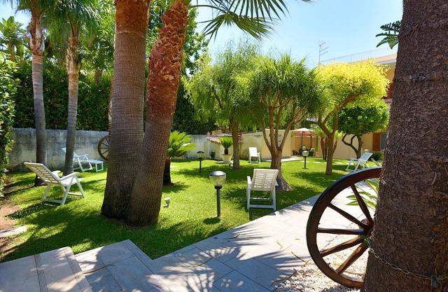 RE SOLE La Villa - Holiday Home URANO - An oasis of relaxation near the beaches