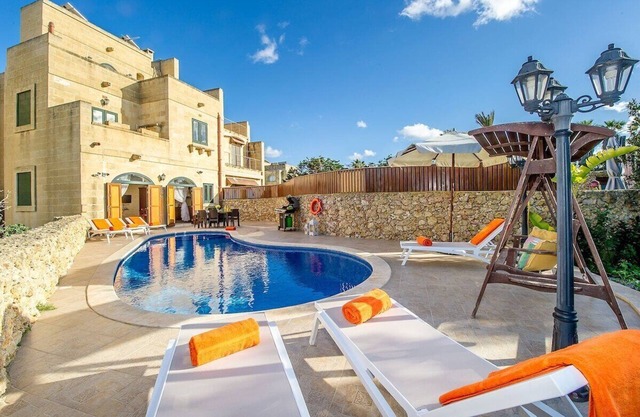 Rebbiegha Holiday Home