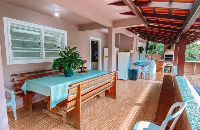 Recanto on the edge of the lagoon in Rio Vermelho