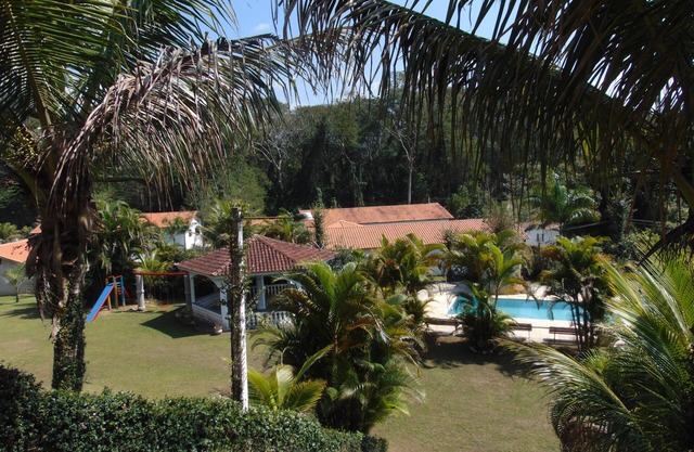 Recanto Tricolor farm, farm with pool, barbecue, games room