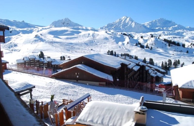 Recently renovated, comfortable apartment at the foot of the ski slopes!