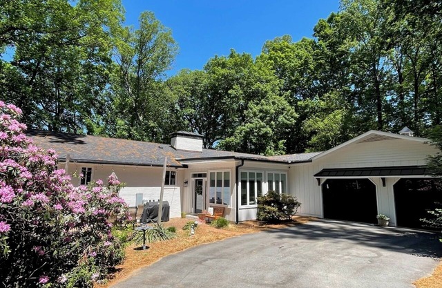 Recently Renovated Home - Furniture Market, HPU, Wake Forest, Greensboro & more!