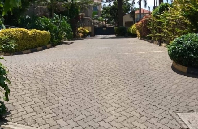 RECHARGE YOUR BATTERIES AT CEDAR SPRINGS ESTATE - GROUND FLOOR APARTMENT