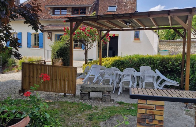 Recharge yourself in a small farm in the countryside with heated pool