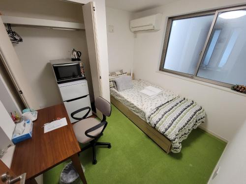 Red & Black House Yokohama Tennocho