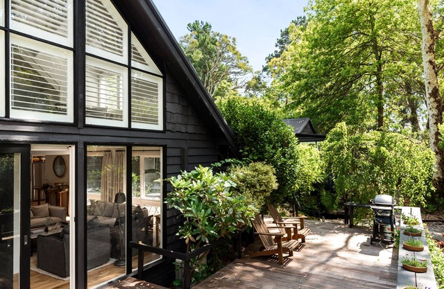 Red Hill South Luxe House Sleeps 8-11, 5 min to Wineries, beaches, nature trails