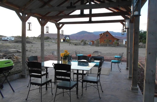 Red Rock Country Cabin