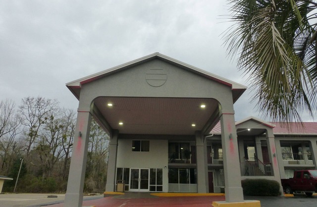 Red Roof Inn Evergreen