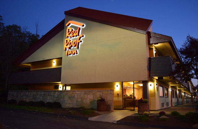 Red Roof Inn St Clairsville - Wheeling West